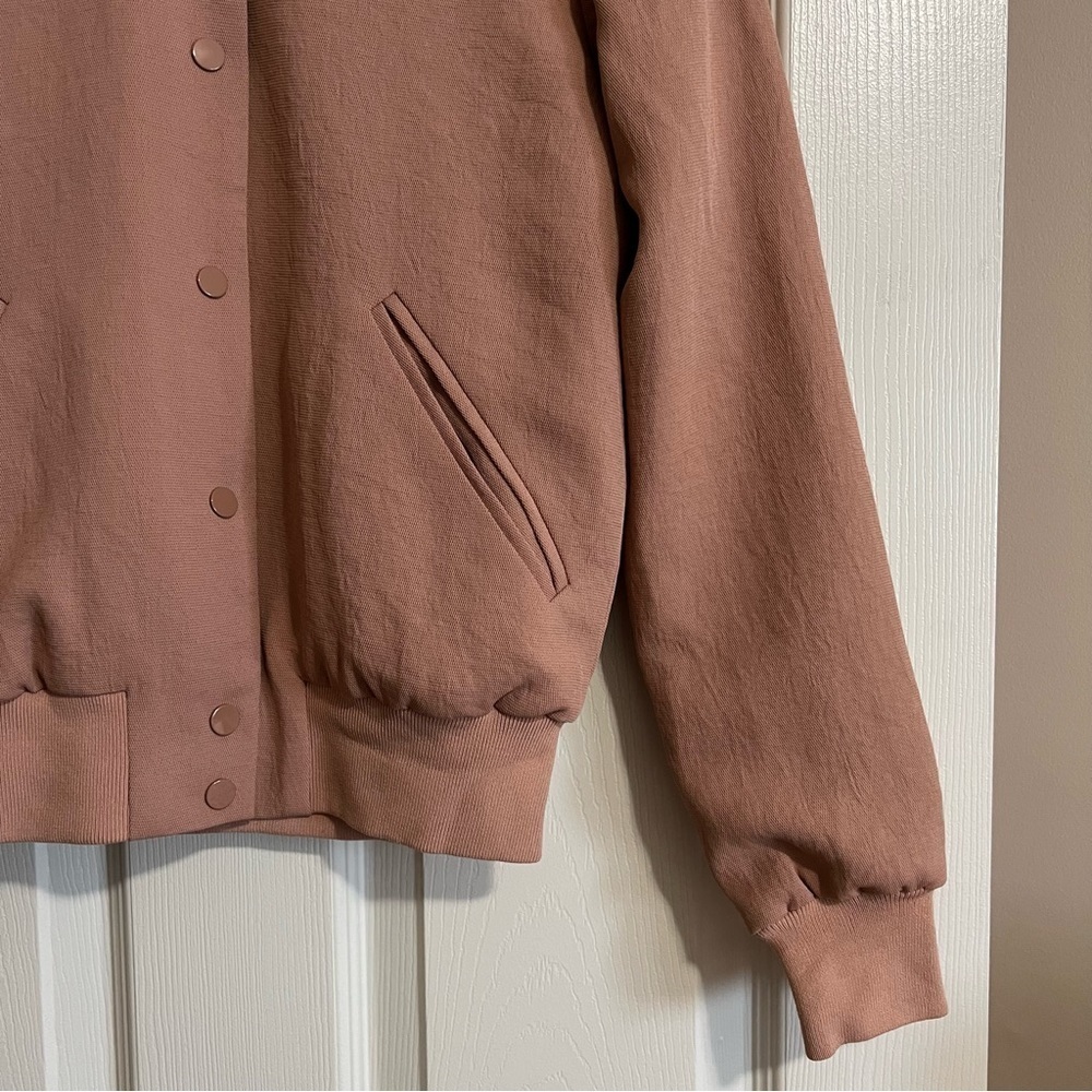 Aritzia Wilfred Poussin Vintage Crepe Bomber Jacket in Rose Pink - Sz XS - Picture 7 of 13